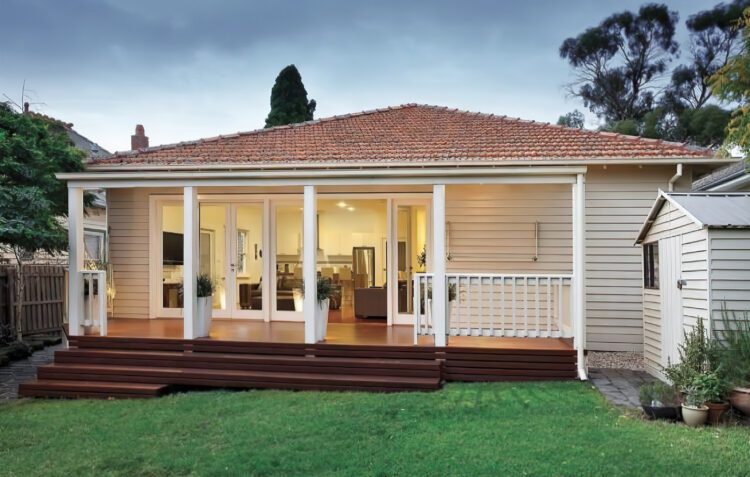 Californian Bungalow in Ivanhoe with the Original Street Appeal - Back View Before