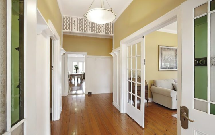 Californian Bungalow in Ivanhoe with the Original Street Appeal - Hallway