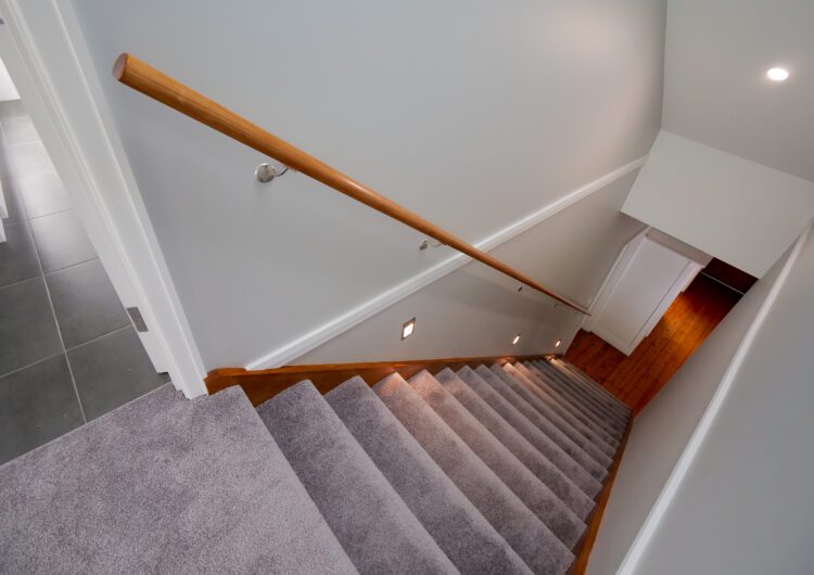 Californian Bungalow in Ivanhoe with the Original Street Appeal - Staircase
