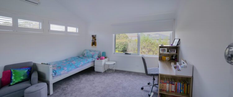 Californian Bungalow in Ivanhoe with the Original Street Appeal - Upstairs Bedroom 2