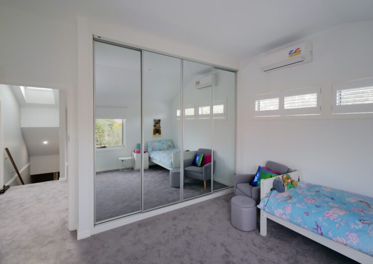 Californian Bungalow in Ivanhoe with the Original Street Appeal - Upstairs Bedroom 2