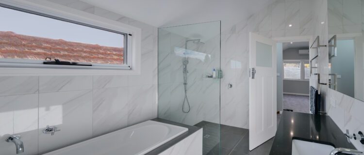 Californian Bungalow in Ivanhoe with the Original Street Appeal - Upstairs Bathroom