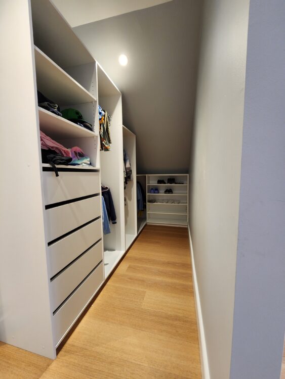 Period Home in Maribyrnong Gained Huge In-roof Space - Walk in Wardrobe